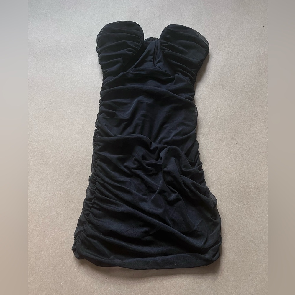 Black Mini Bodycon Dress with Ruching and Sweetheart Neckline